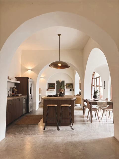 Large kitchen with safe drinking water and ice.