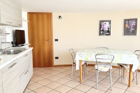 SE181 - Senigallia, spacious and bright three-bedroom apartment with terrace Apartment in Senigallia