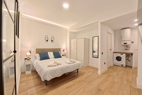 Apartamento a estrenar en La Latina · Muy luminoso Apartment in Madrid