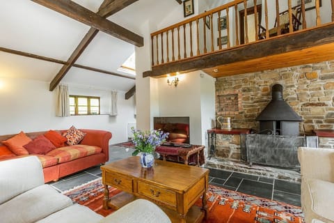 Combe Martin House - Eight Bedroom Villa, Sleeps 15 Villa in North Devon District