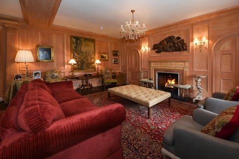 Spey Valley House - Eight Bedroom Villa, Sleeps 16 Villa in Scotland