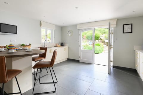 Sea Mist House - Six Bedroom Villa, Sleeps 14 Villa in Saint Austell