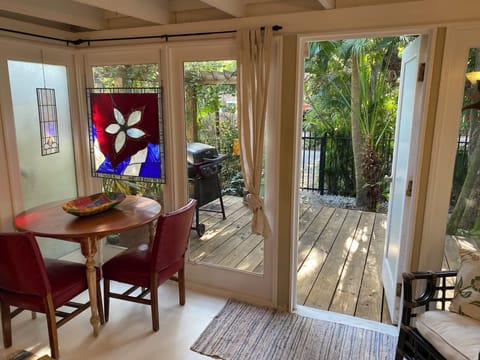 HALF PRICED ! Zen Romantic Cottage - Best Of Coconut Grove/Pets Cottage in Coconut Grove