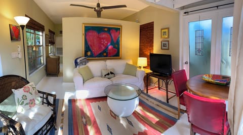 HALF PRICED ! Zen Romantic Cottage - Best Of Coconut Grove/Pets Cottage in Coconut Grove
