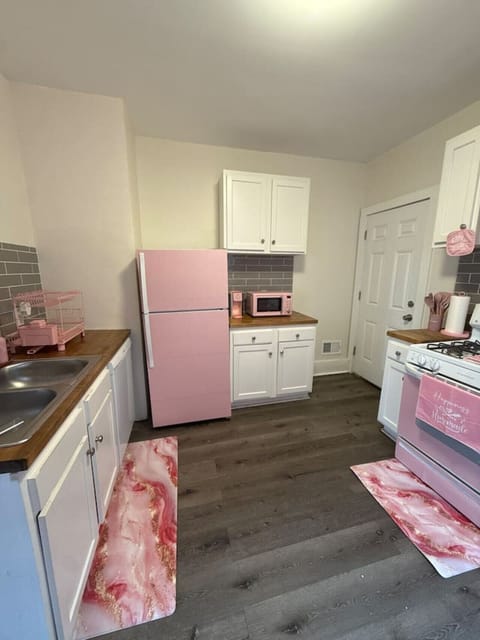 Spacious 3BR Near Downtown Detroit House in Detroit