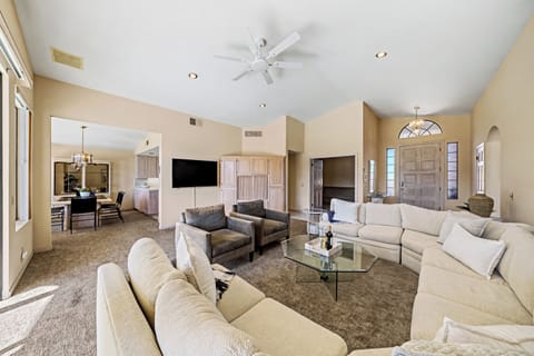 Luxury Desert Getaway • Pool • Spa • Golf • Sunset House in Indian Wells