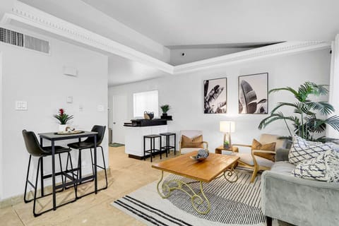 Kentucky Urban 2BR | Near Downtown El Paso Apartment in Ciudad Juarez