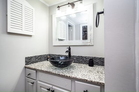 Little Jxn Condo — 5 min from Highland Village Apartment in Flowood