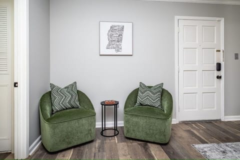 Little Jxn Condo — 5 min from Highland Village Apartment in Flowood