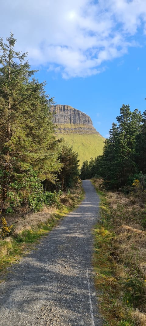 Where The Ocean Meets the Sky - 5 min from Surfing House in County Sligo