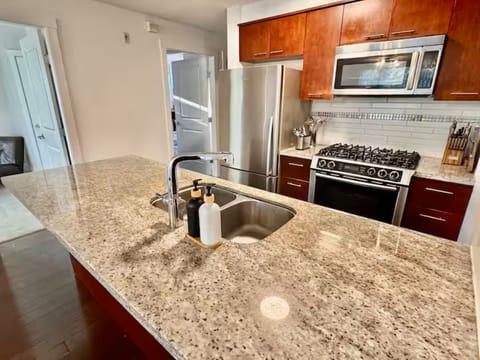 Beachside 2BR+Den by Jericho Apartment in Vancouver