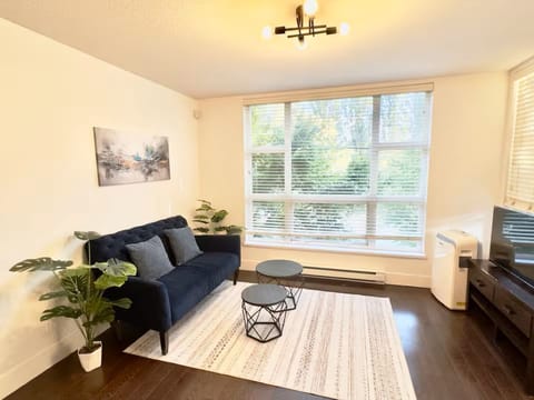 Beachside 2BR+Den by Jericho Apartment in Vancouver