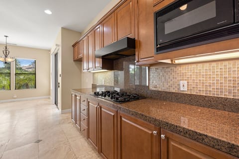 Desert Luxe Oasis: Private Pool and 4+ BR in Gated South La Quinta! House in La Quinta