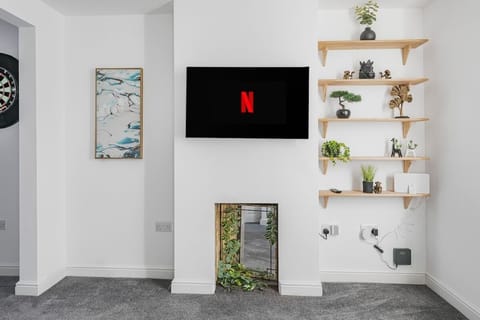 Bright & Cosy 3 Bed Home I Parking I Sleeps 6 House in Ipswich