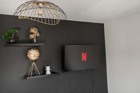 3 Bed Townhouse | Secure Parking | Sleeps 9 House in Ipswich