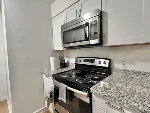 Close to Town 2 Bedroom Relax Apartment in Starkville