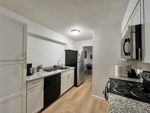 Close to Town 2 Bedroom Relax Apartment in Starkville