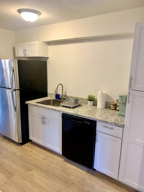 2 Bedroom Central Comfort MSU Apartment in Starkville