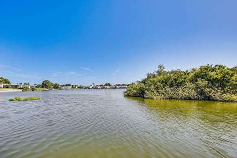 Canal‑Front Oasis w/Heated Pool Close to the Beach House in Holiday