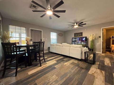 Private Pool Oasis Near Fort Sill & Refuge Slps 9 House in Lawton