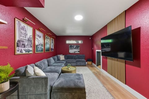 Spacious Retreat Near Downtown House in Zilker