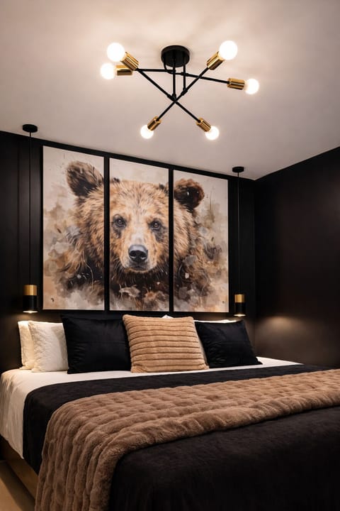The Bear Cave Artistic Inspired Suite Apartment in Langford