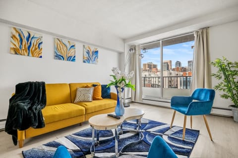 Spacious living room