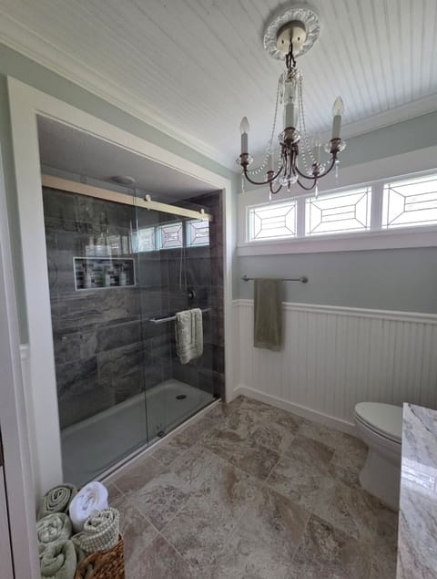 Cozy 2BR/2Bath House Near Round Top Venues Perfect Girls Trip WiFi + Parking House in Carmine