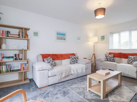 POLDAM, pet friendly, with hot tub in St Austell Cottage in Saint Austell