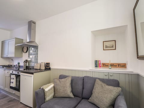 WEE FLAT in Fortrose Cottage in Scotland