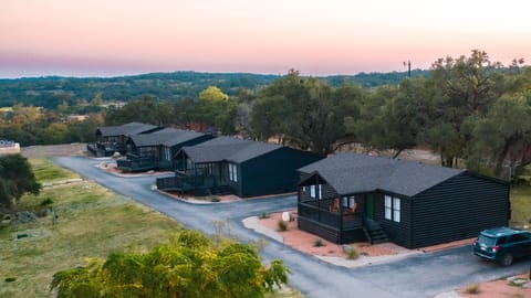 Starlight Horizon 4 Cabins + Hot Tub, Pool, Firepits, Sleeps up to 27 Cabin in Canyon Lake