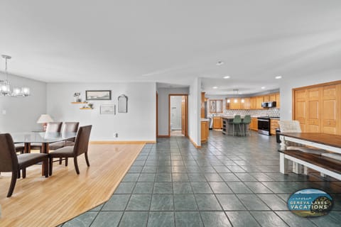 Open floor plan with plenty of space!