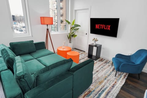 Stylish 4BR/3BA South Loop Stay Near McCormick Place & Soldier Field Apartment in South Loop