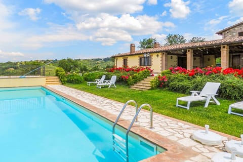 Spacious villa with private pool and panoramic views of the Umbrian hills, just 15 minutes from Todi Villa in Umbria