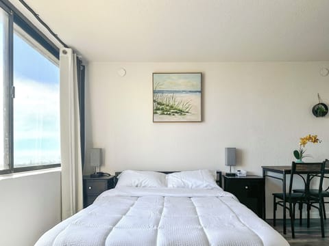 Modern Waikiki Studio-Sleeps 3-Prime Location Apartment in McCully-Moiliili