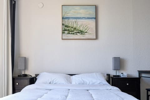 Modern Waikiki Studio-Sleeps 3-Prime Location Apartment in McCully-Moiliili