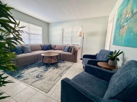 One Block from the Beach Lido Beach Palms 5 Apartment in Lido Key