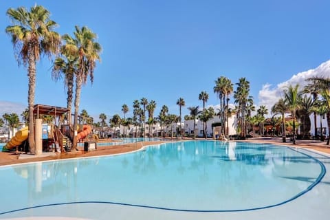 Amazing communal swimming pools