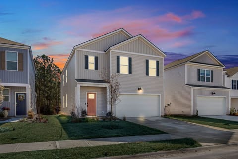 5kings Pool pickle-ball 100"TV + PS5 fishing pond House in Port Wentworth