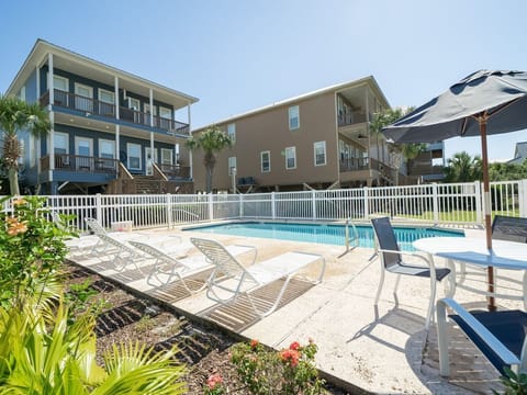 Bama Blue From The Pool