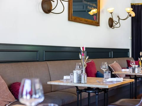 Toast the evening with curated spirits and gleaming glassware.