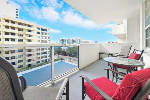 Private balcony to enjoy fresh air and city views.
