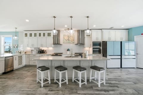 Graceful Palms - Double Ovens, Double Microwaves, Double Refrigerators