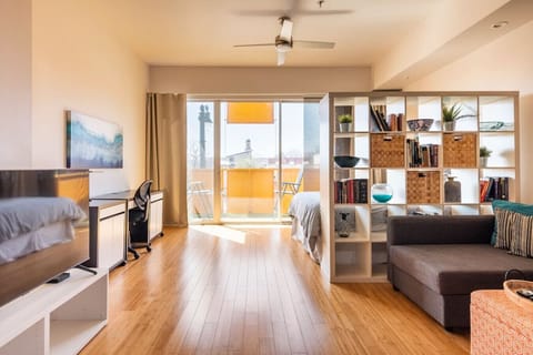 A sunny, stylish pad made for solo escapes, cozy couples, or WFH getaways.