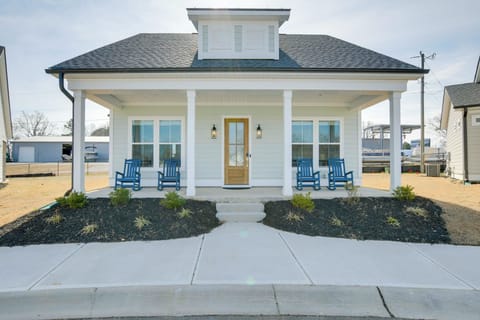 Greenwood Vacation Rental | 3BR | 2.5BA | 1,300 Sq Ft