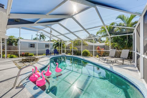 Seminole Vacation Rental | 2BR | 1BA | 1,134 Sq Ft | 1 Step Required