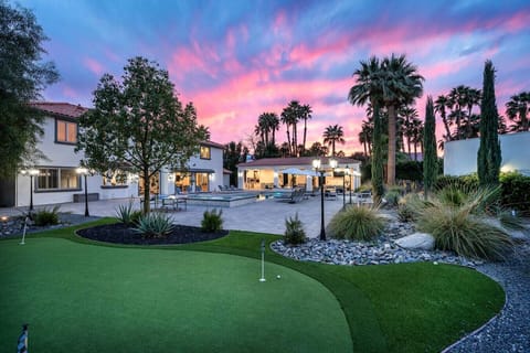 Pool: expansive pool & spa, 12 sun loungers, side tables, 4 patio umbrellas, 2 natural gas fire pit with additional seating