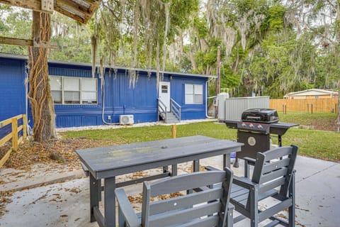 Hawthorne Vacation Rental | 1BR | 1BA | Steps Required | 700 Sq Ft