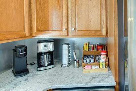 Kitchen | Coffee Station I Quartz Counters