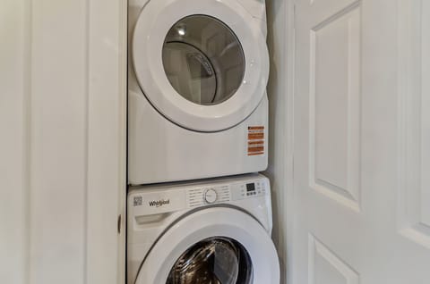 Scenic New Built Waterfront Cabin on Hammersley Inlet Olympic Peninsula Cabin in Shelton